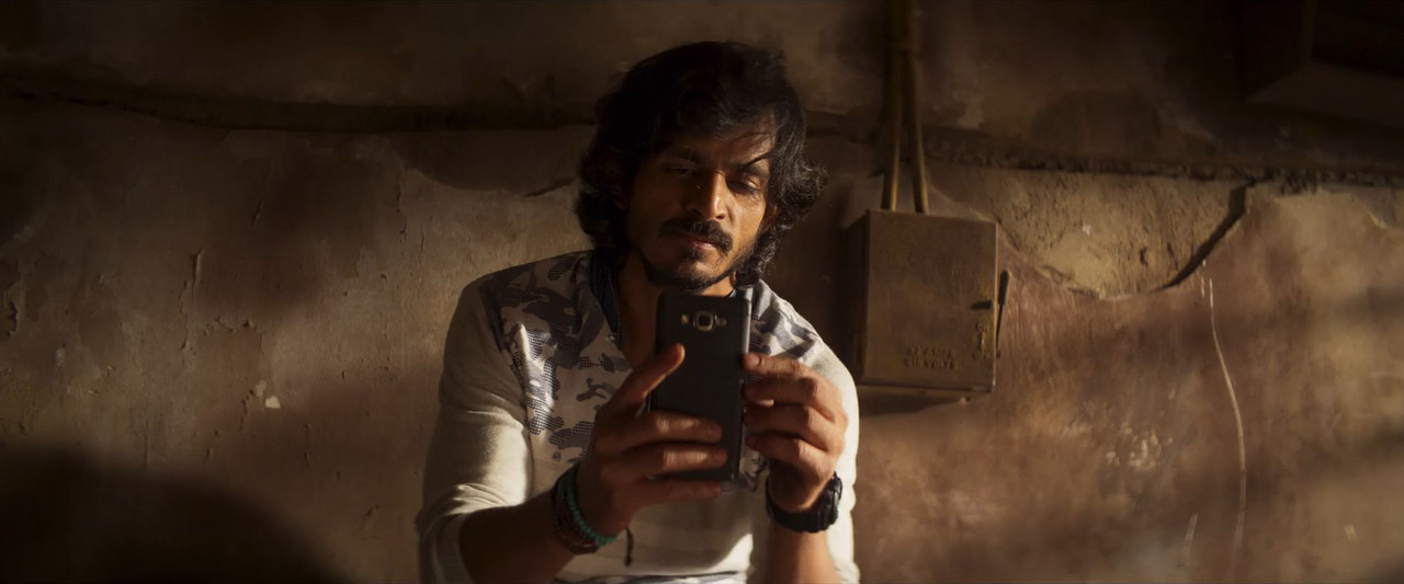 Jamtara – Sabka Number Ayega (2022) Season 2 [Hindi + Tamil + Telugu] WebRip 480p, 720p ESub - Complete Screenshot