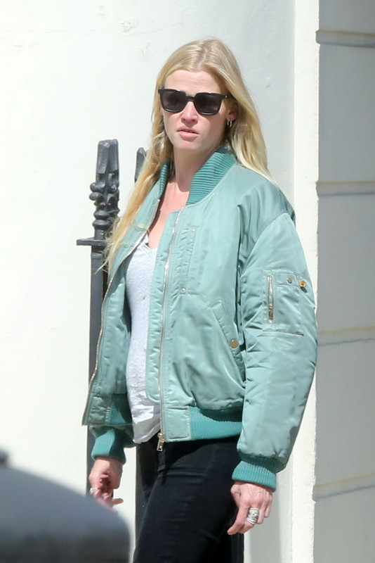 lara-stone-out-in-london-05-13-2018-4