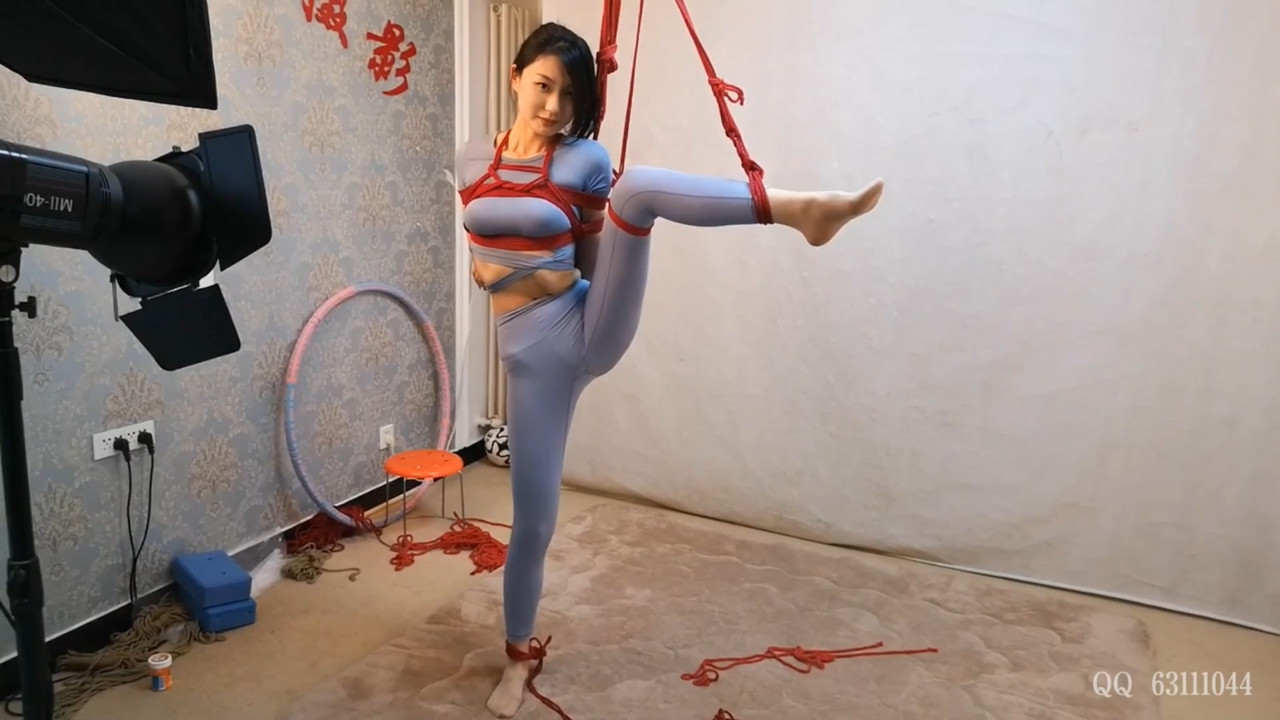 随心原创 苏樱瑜伽教练的惩罚.mp4_20220606_185247.659