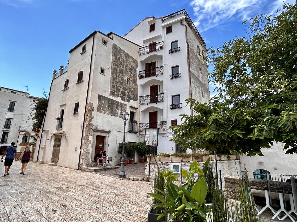 Жаркий сентябрь на побережье Тирренского моря. Жаркий сентябрь на побережье Тирренского моря.