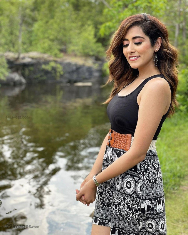 jonita-gandhi-hot-hd-photos-wallpapers-for-mobile-whatsapp-oujn
