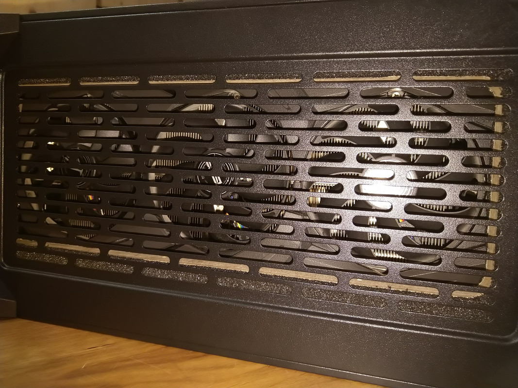 Log NR200 with sidemounted 140mm intake fan Alpenföhn Black Ridge and Noctua NHC14S SFF