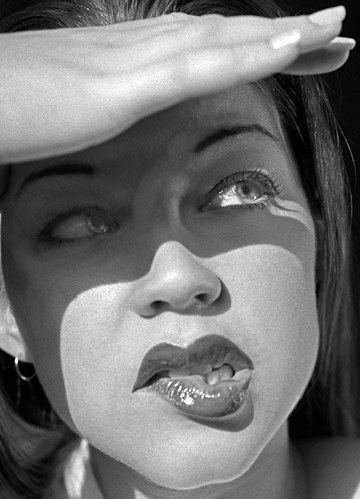 http://www.guylebaube.com/Guy_le_Baube/Private_Collection/Pages/Behind_the_Scene_files/Media/TributeToManRay1994/TributeToManRay1994.jpg
