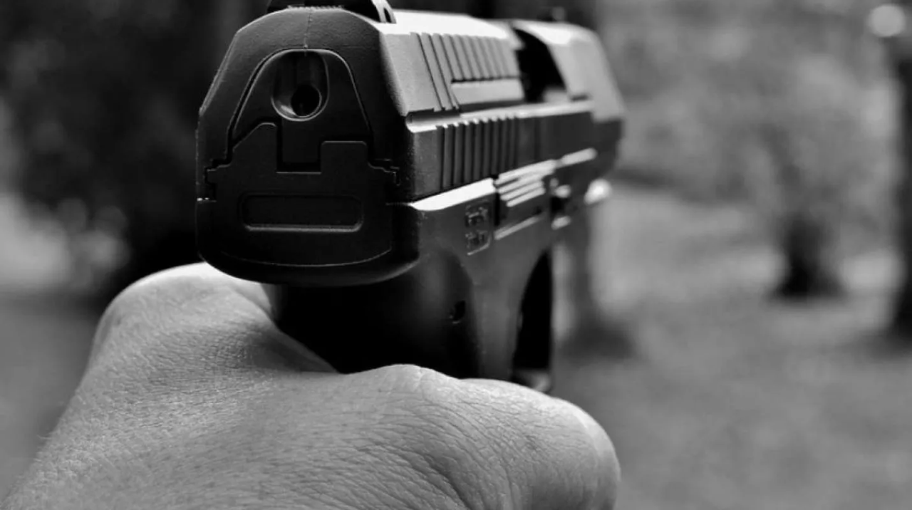 Novia de ladrón dice que lo mataron 'como a un perro' en Argentina