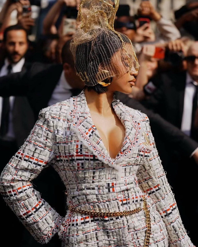 Cardi B بإطلالة مثيرة وجريئة في عرض حصري  Iamcardib-1719345035294