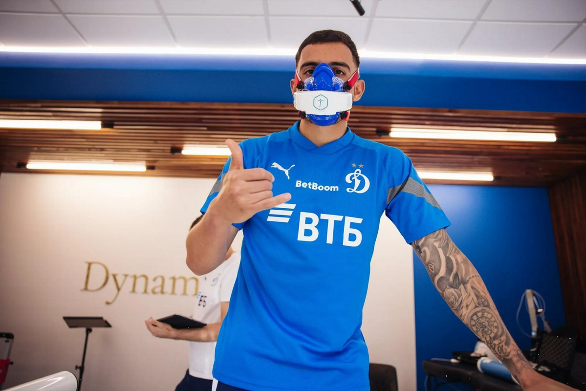 Video: Luis Chávez debuta y destaca con asistencia en el Dinamo Moscú