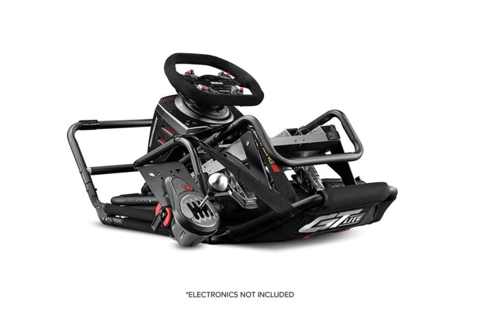 Asiento de carreras plegable Next Level Racing con volante, palanca y pedales instalados.