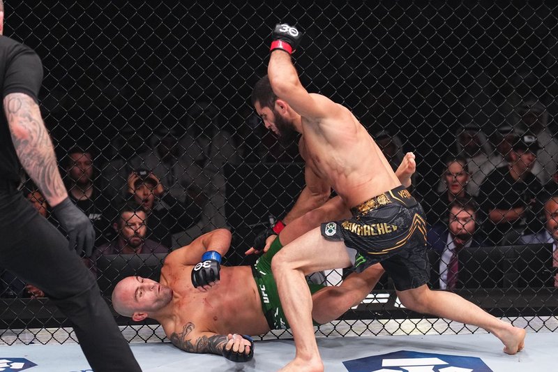 Ислам Махачев подкрепи Волкановски след UFC 298