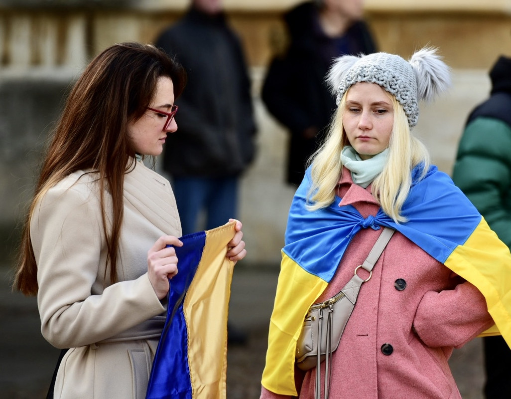 F7E33A40-DDC6-492D-BB75-4C111F3A2AC3