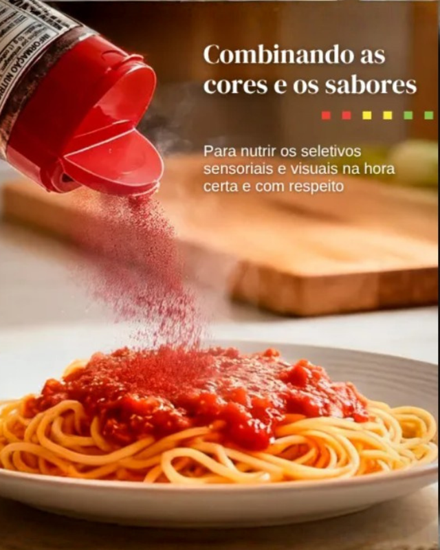 Blend de beterraba sendo adicionado ao macarrão
