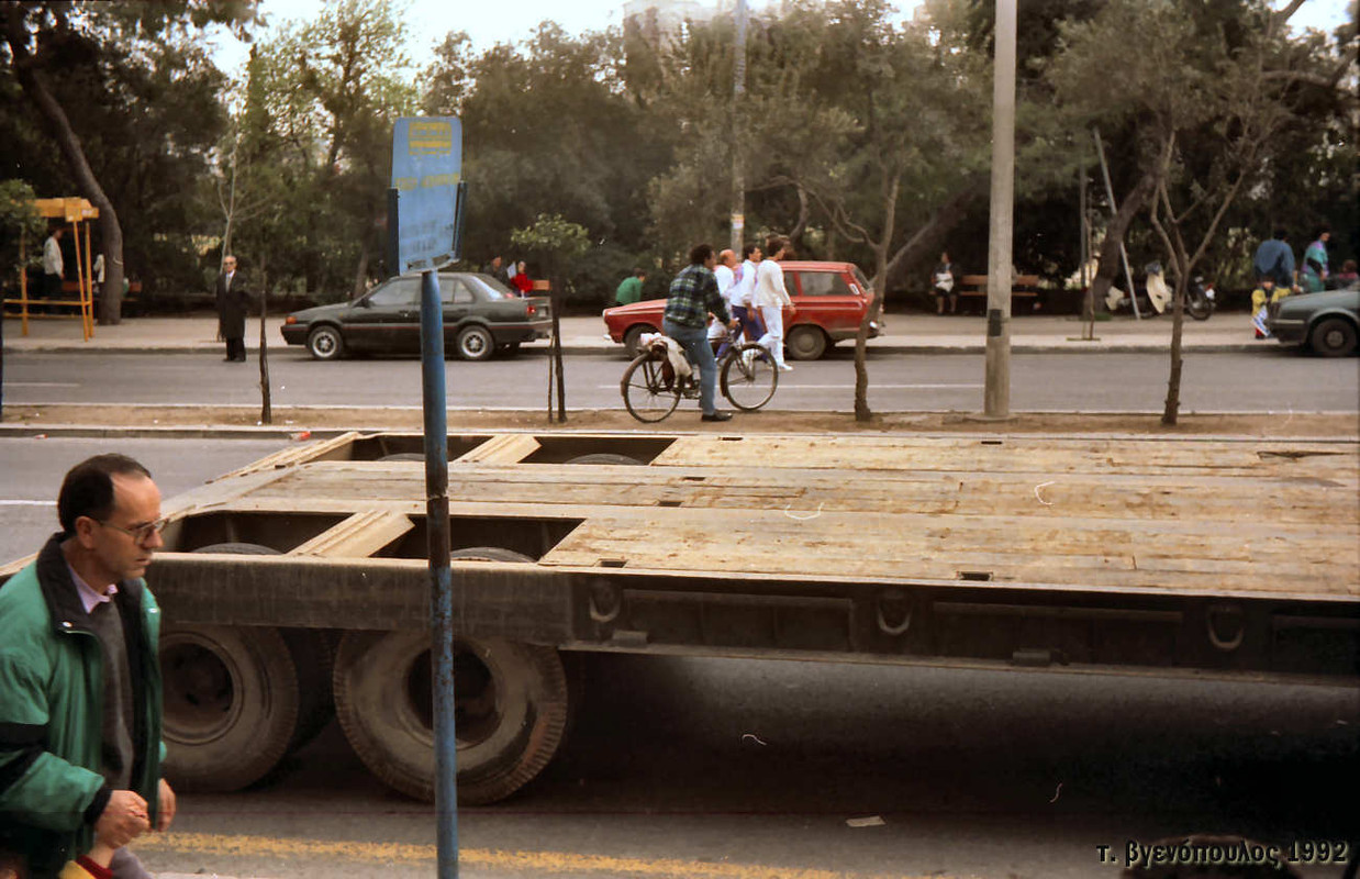 1992-03-25 067