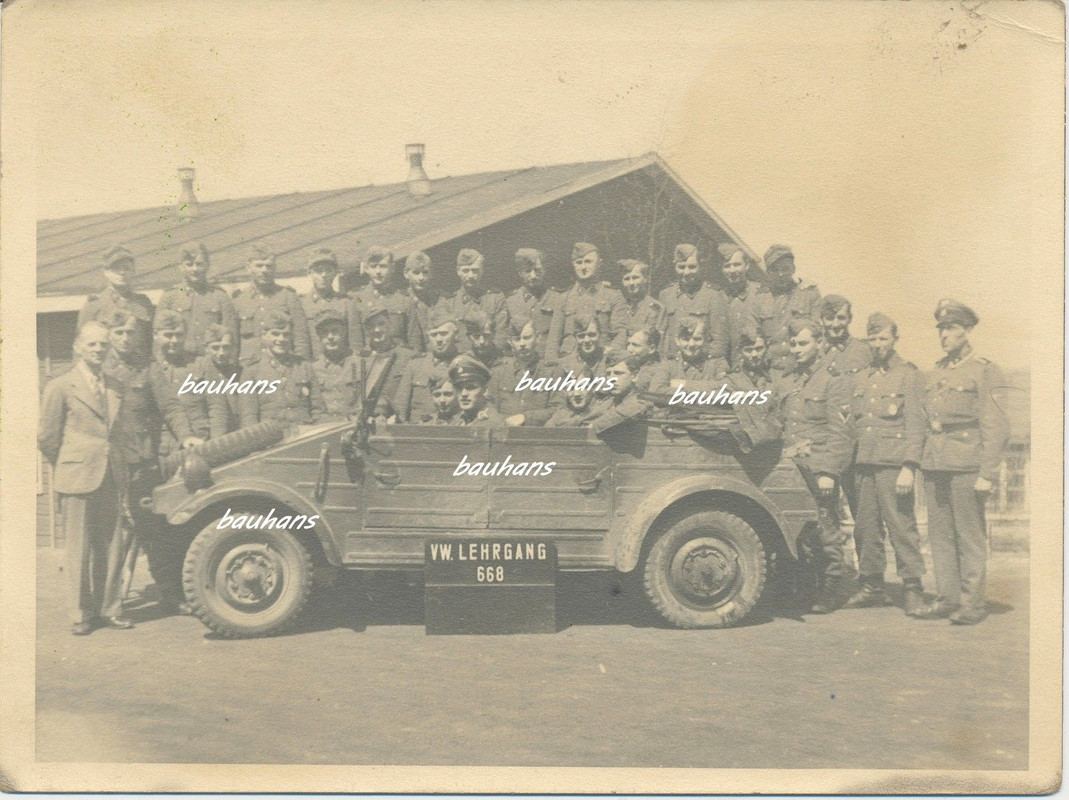 Foto VW-Kübelwagen-spezial-Soldaten-VW-Lehrgang 