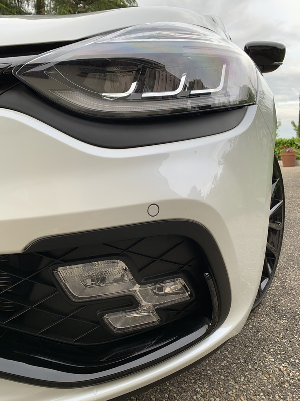 8AFF8B19-11FC-4174-AC77-22C0A32C76A0