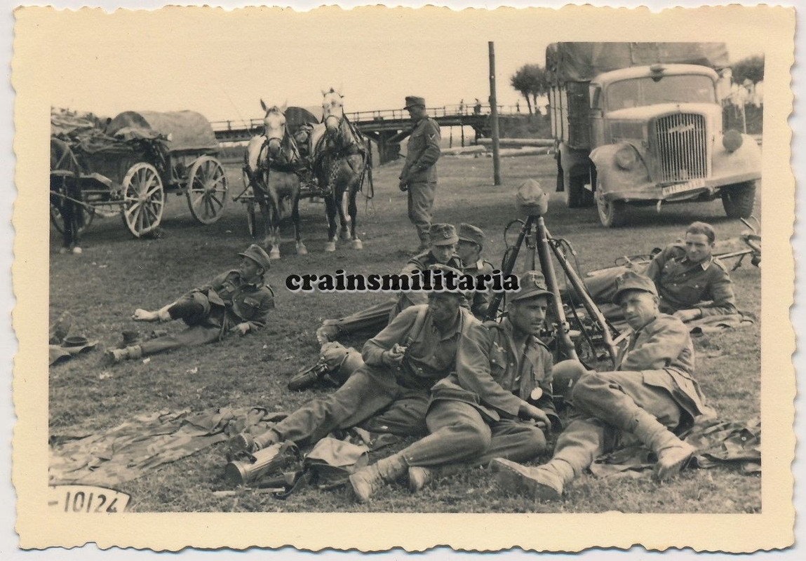 Orig. Foto Gebirgsjäger mit Opel Blitz Lkw bei Brücke Pferd Wage