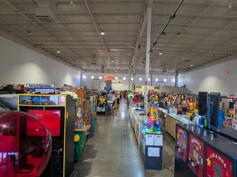 [Obrazek: 4-hala-inside.jpg]