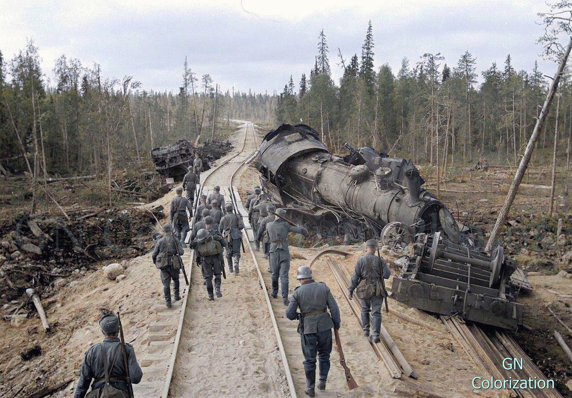Photos colorisees  - Page 37 Locomotive-sovi-tique-d-truite-en-Finlande