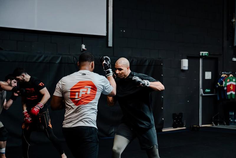 Леви Ригтърс влиза в ММА?