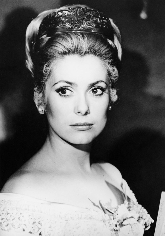 catherine_deneuve_mc76