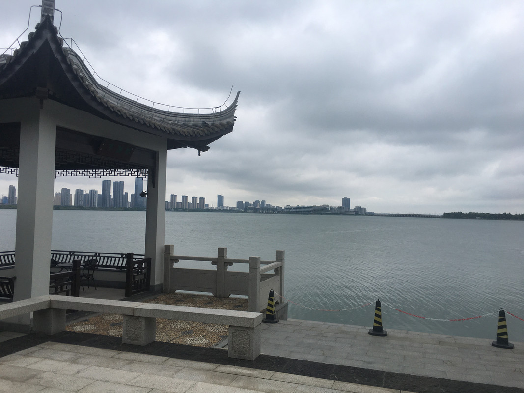 湖边2