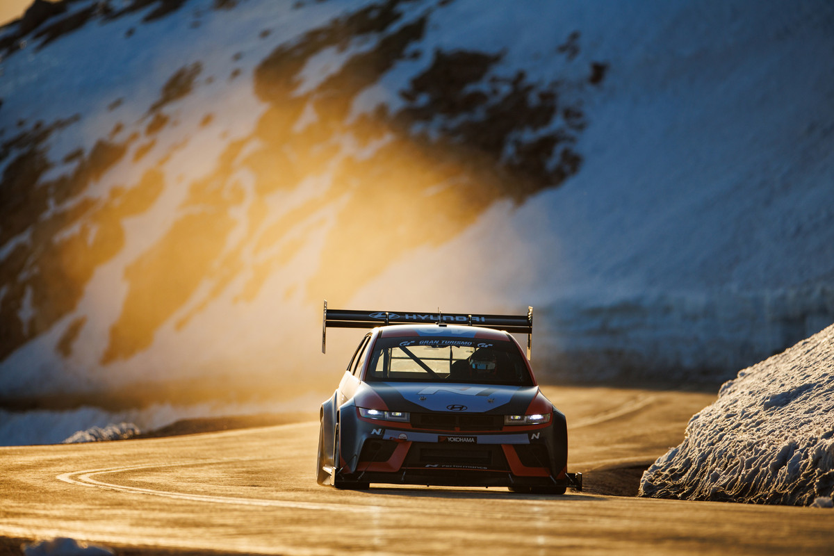 60168-HyundaiMotorsIONIQ5NSetsBenchmarkforCrossoverEVsatPikesPeakInternationalHillClimb