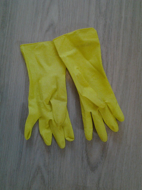 10 Rubber gloves - Yellow - Dish Wassing (1)
