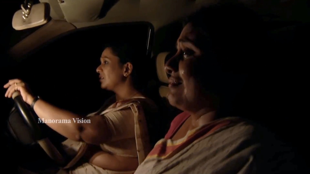 Mala Parvathi hot boobs.mkv_snapshot_00.08.016