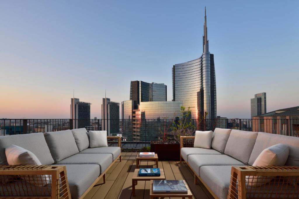 Milano Verticale UNA Esperienze a Milano Design Week 2023