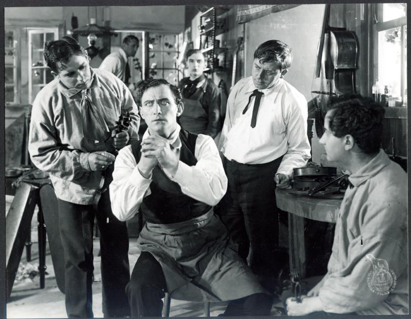 AweIO_4Oqzr8mq-9P4J6gP_micr