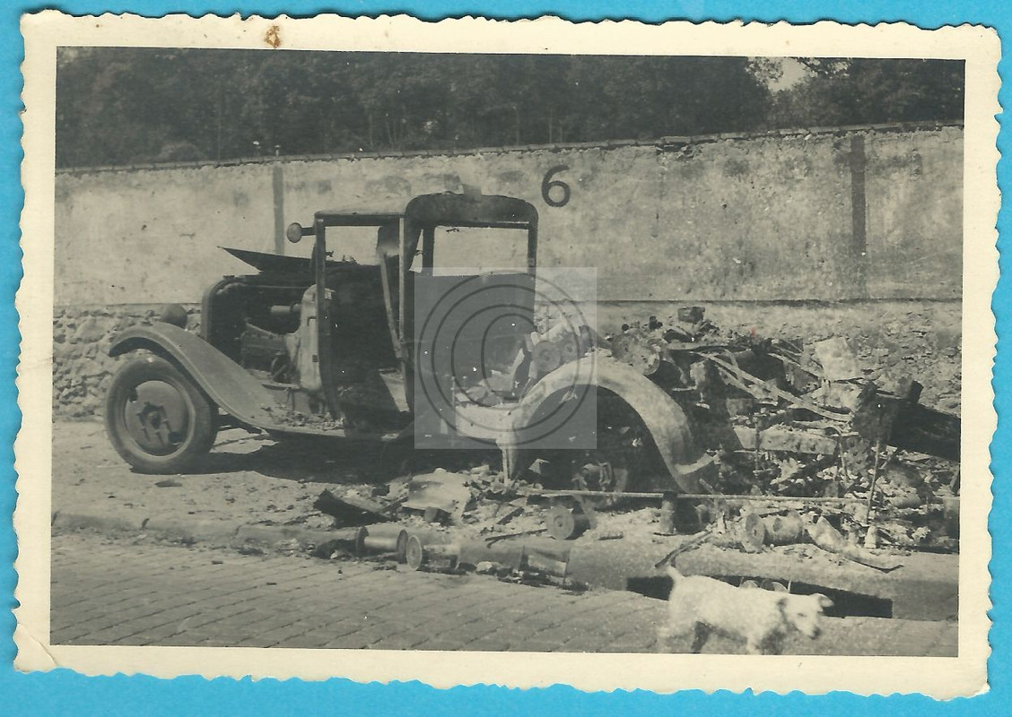 Vormarsch im Osten, zerstörter LKW, PKW