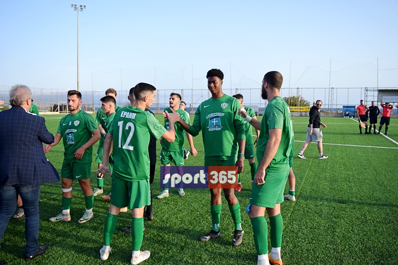 , &Tau;&omicron; &phi;&omega;&tau;&omicron;&rho;&epsilon;&pi;&omicron;&rho;&tau;ά&zeta; &tau;&omicron;&upsilon; &tau;&epsilon;&lambda;&iota;&kappa;&omicron;ύ &Epsilon;&rho;ά&nu;&eta;-&Pi;&alpha;&nu;&theta;&omicron;&upsilon;&rho;&iota;&alpha;&kappa;ό&sigmaf; (&phi;&omega;&tau;&omicron;)