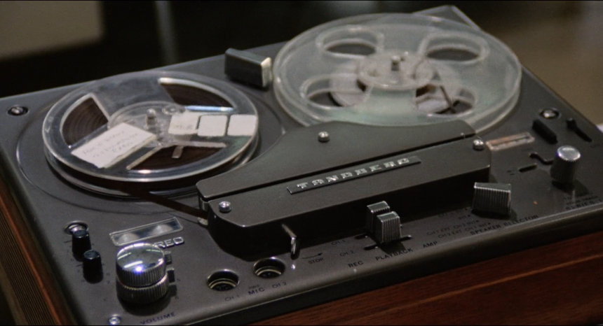 La Ragazza Dal Pigiama Giallo (1977) BRRip.Dual.mkv_snapshot_01.32.07.688