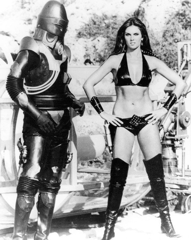 Caroline_Munro_b04