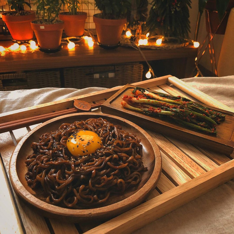 Jjajangmyeon, kuliner khas Korea Selatan.