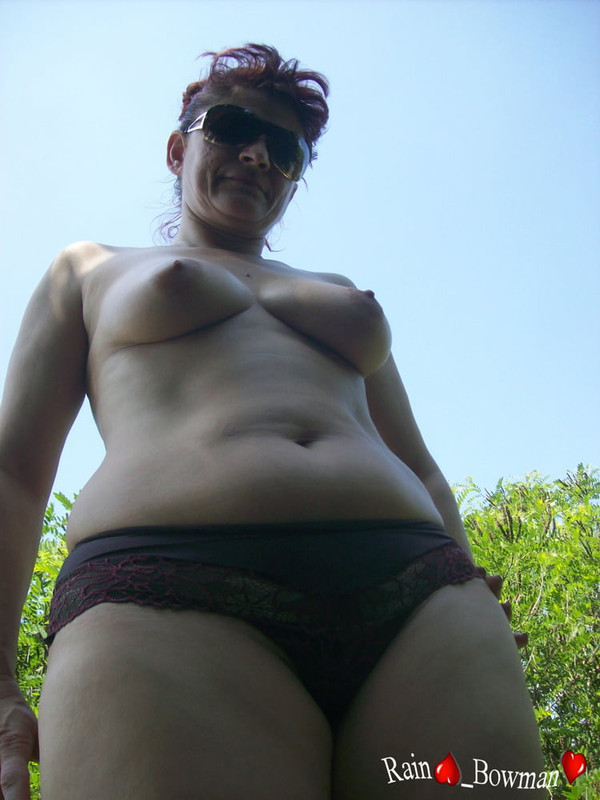 Madura muy fotogenica posa para la camara