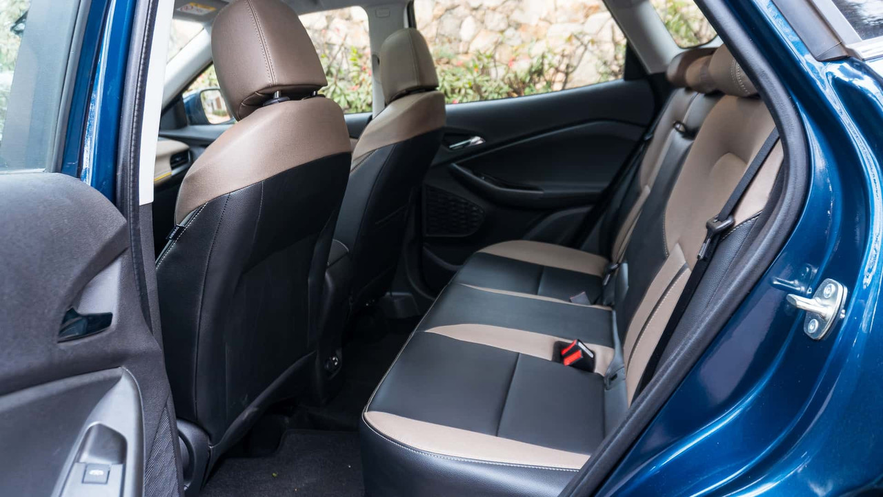 avaliacao chevrolet tracker premier 2026 banco traseiro