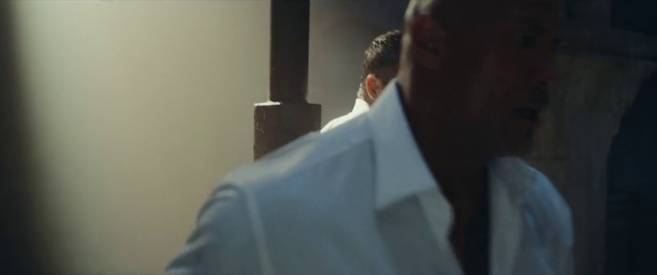 Red-Notice-2021-Hindi-English-720p-x264-AVC-AAC-2ch-MSub-mkv-0004