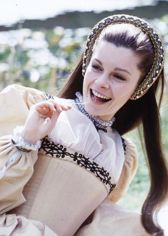 genevieve_bujold_b38