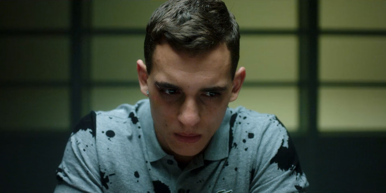 Elite.S01E01.1080p.NF.WebRip-MasalaTalk.mkv_snapshot_13.52_[2022.07.09_23.34.15]