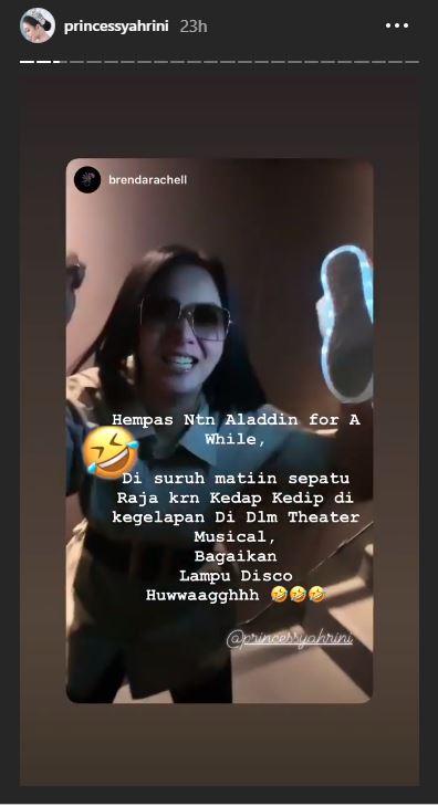 Syahrini diusir dari dalam ruangan teater