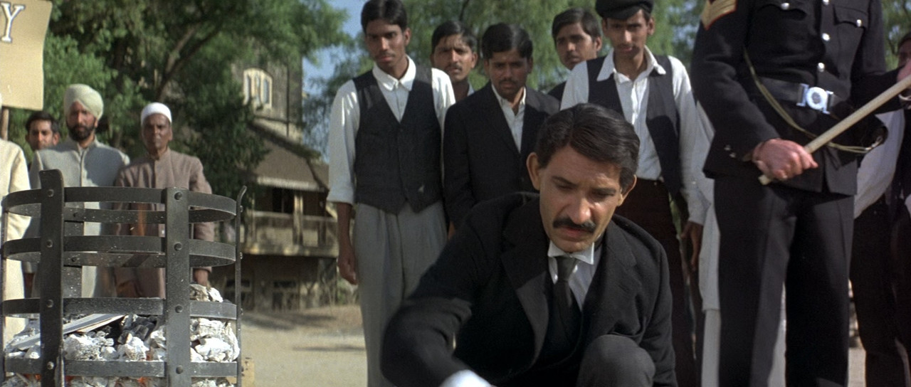 Gandhi 1982 25th Anniv (1080p x265 10bit Tigole).mkv_snapshot_00