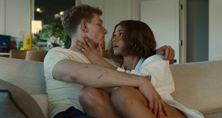 vlcsnap-2024-06-01-19h18m20s086