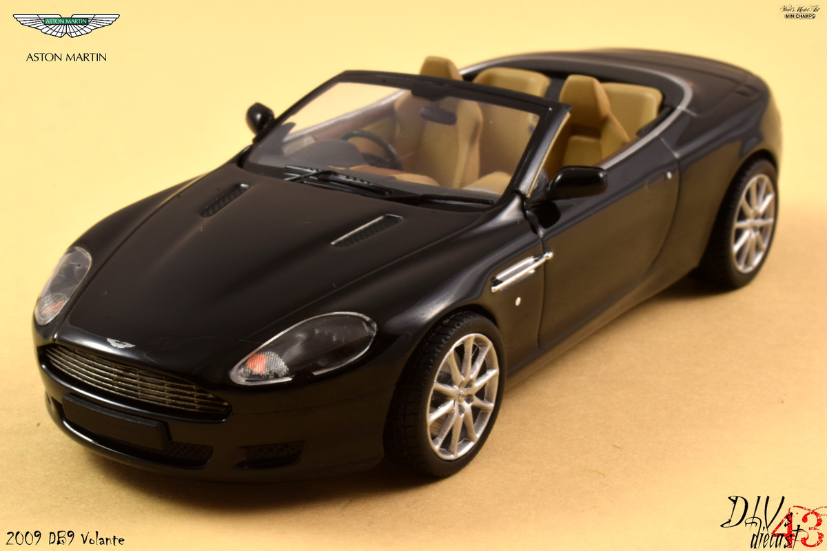 Aston Martin_DB9_Volante_Minichamps (1)