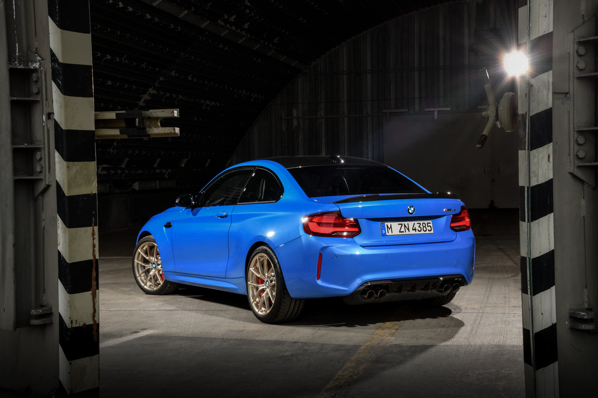 P90374176_highRes_the-all-new-bmw-m2-c