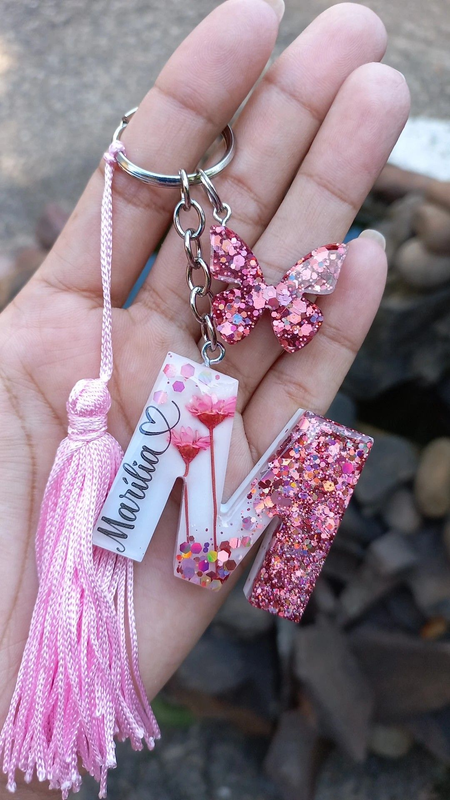 Chaveiros de Letras em Resina