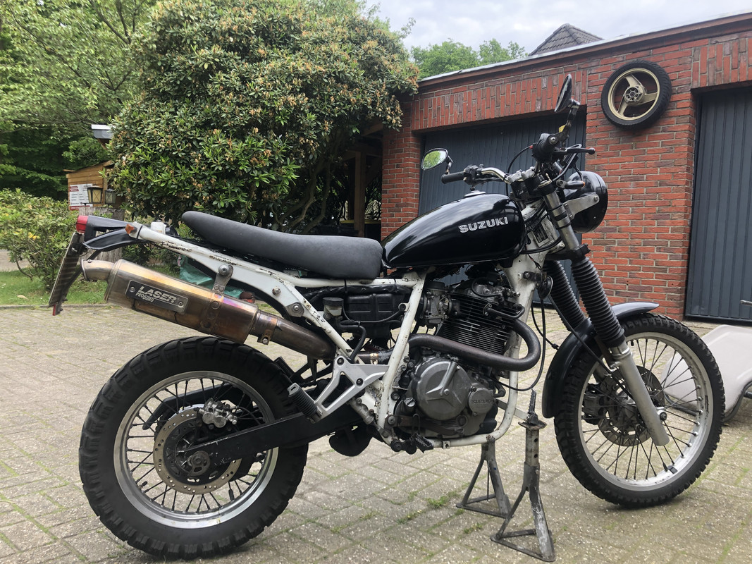 E2E52558-54D5-47A5-881B-8D33BCB4A40F