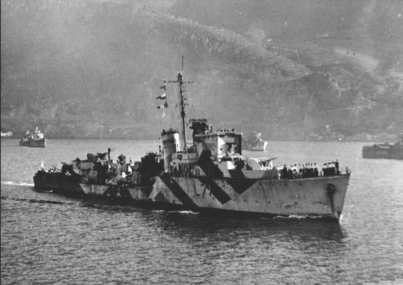 https://i.postimg.cc/SKxd1xbB/HMS-Calpe-(L-71)-dekabr'-1943.jpg