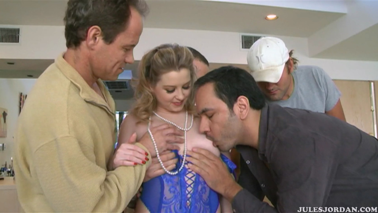 5unny L4n3 - F33d1ng 10 - hdef.mp4_20230729_222817.851