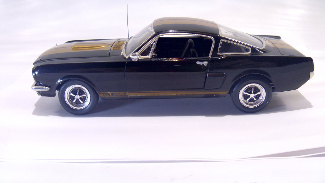 Revell '66 Mustang P1030589
