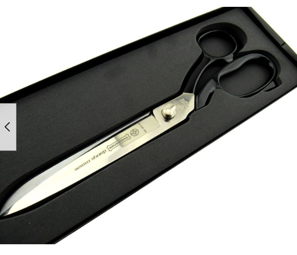 Mundial_12_inch_Tailors_Shears_with_Serrated_Blade.jpg