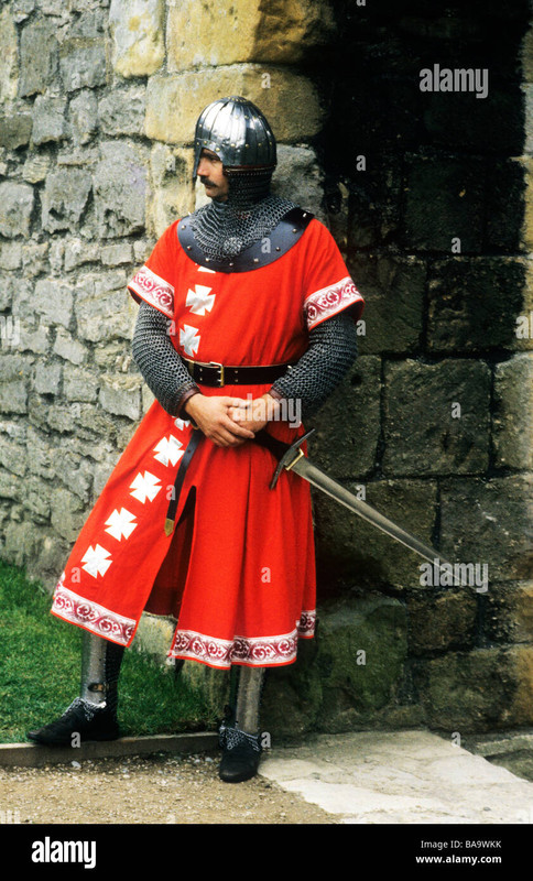 medieval-knight-in-armour-english-historical-re-enactment-england-BA9-WKK.jpg